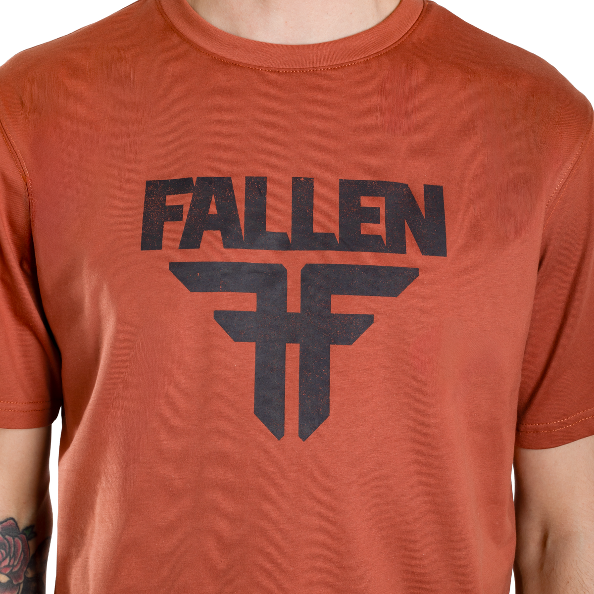 INSIGNIA TEE - RUST/WHITE